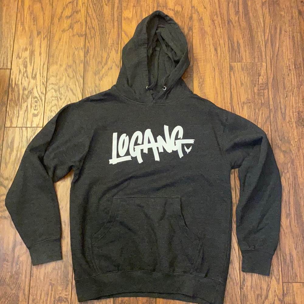 Maverick By Logan Paul- hoodie size Medium